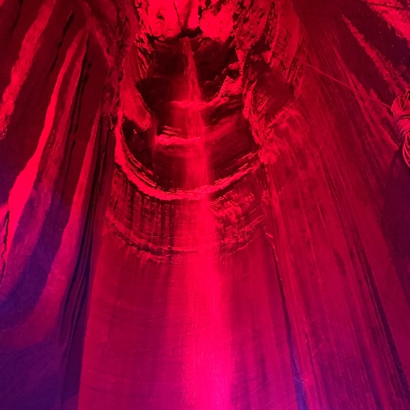 Meet your Posher, Leeann - Picture 1 of 1